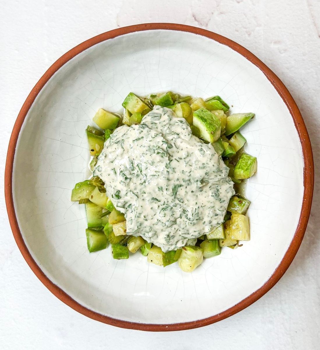 Calabacitas con salsa de tahini