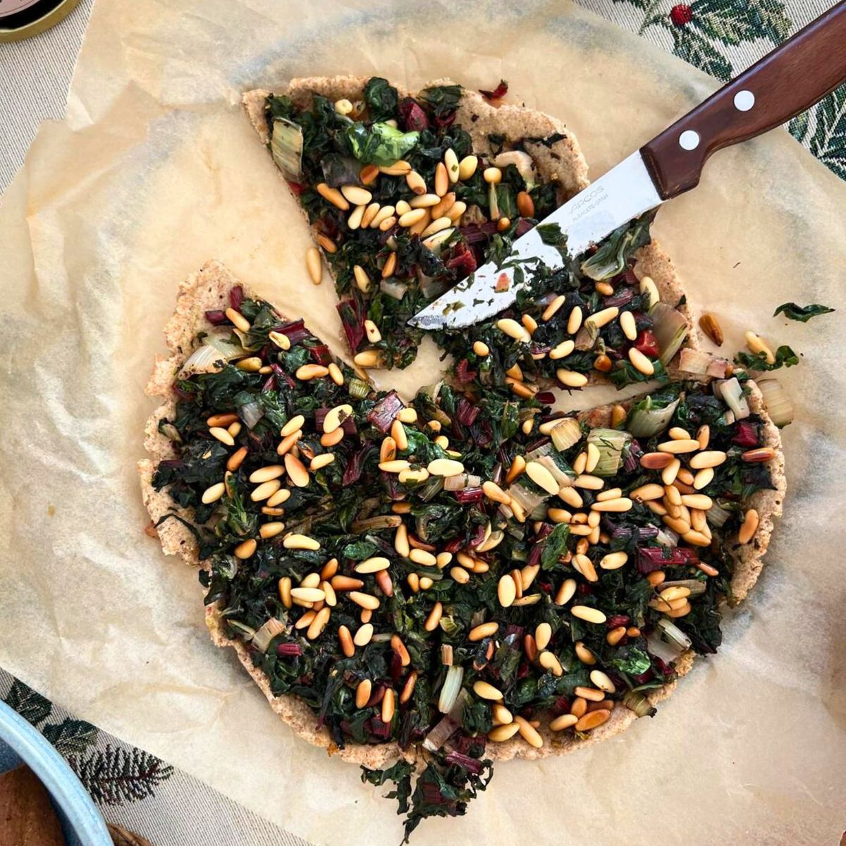 Tarta Rústica de Acelgas con Piñones