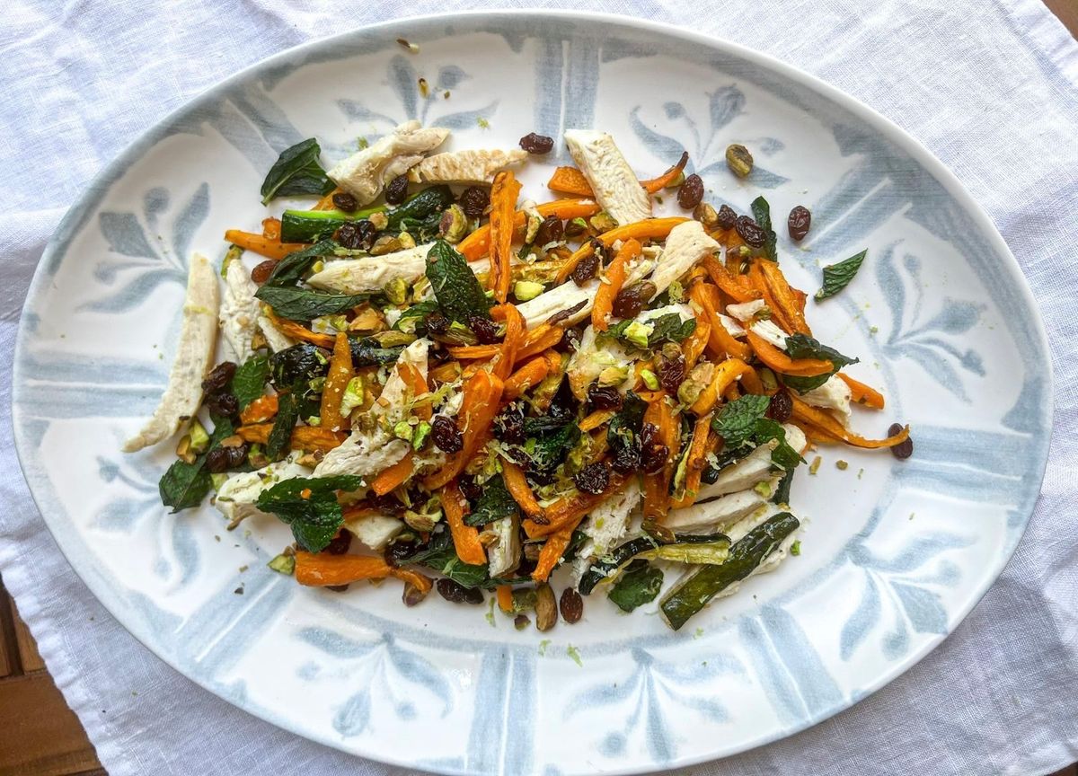 Ensalada Especiada de Pollo con Zanahorias Doradas