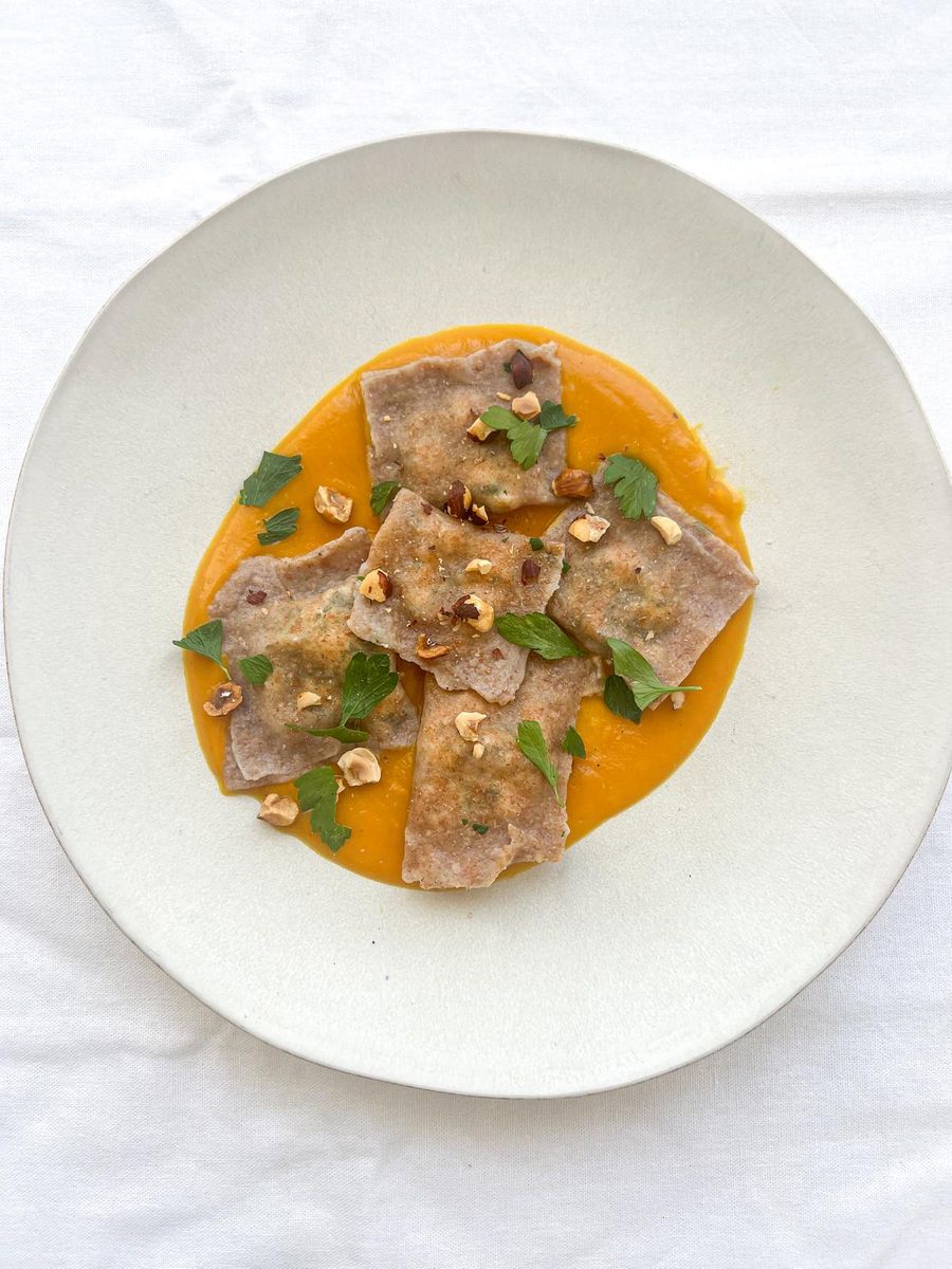 Ravioles con Paneer en Salsa de Camote y Coco