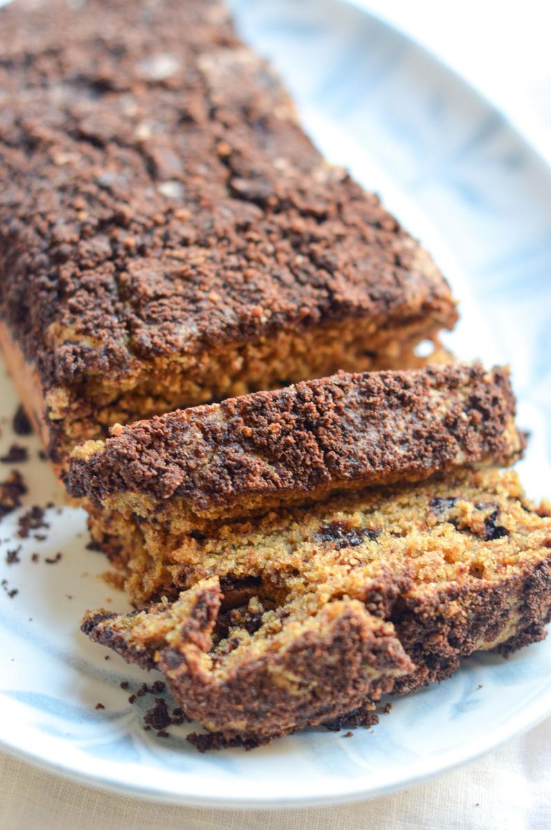 Pastel de Cardamomo con Topping de Cacao
