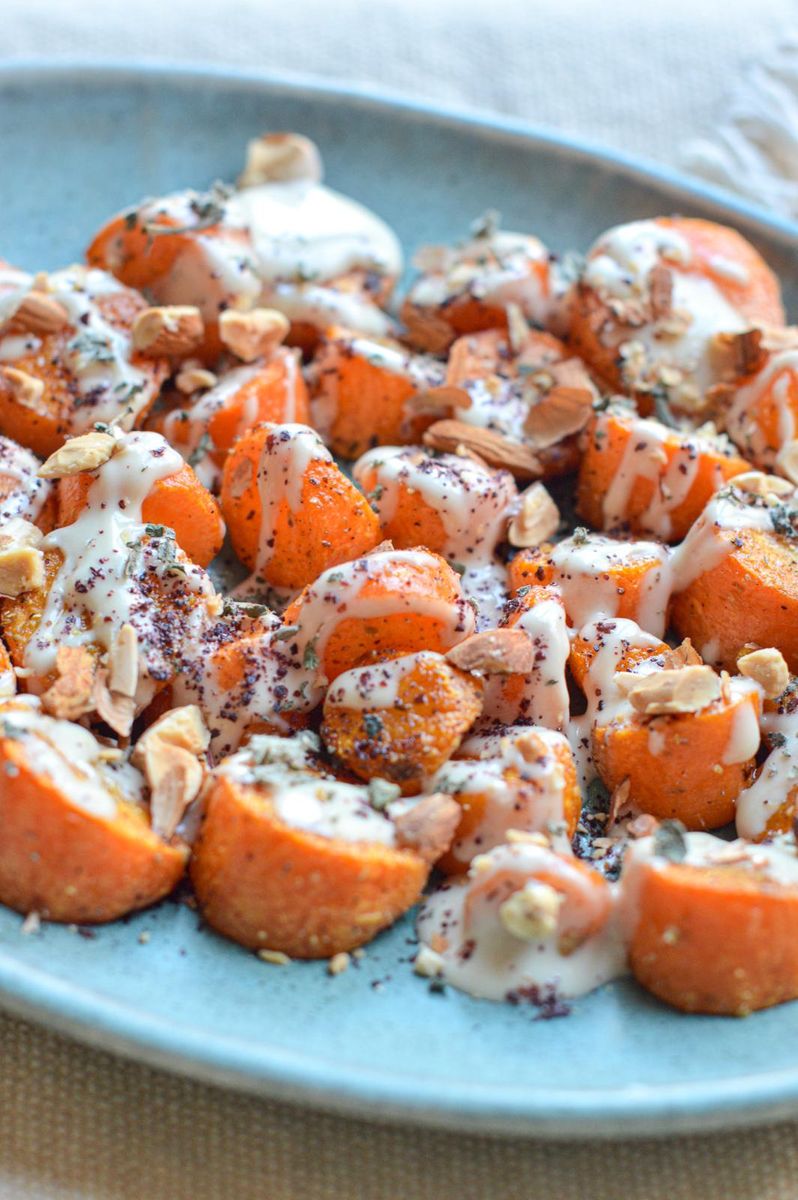 Zanahorias Asadas con Salsa de Tahini