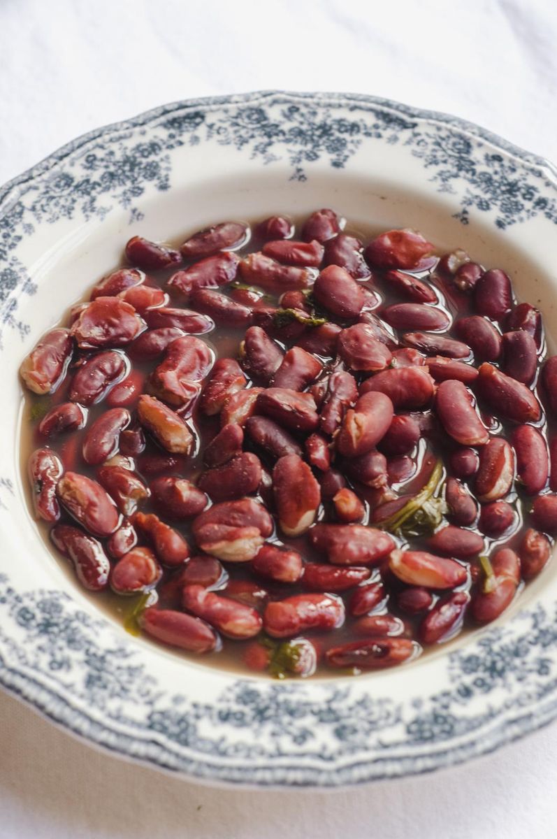 Frijoles Aromáticos con Hierbas